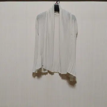 화이트 긴팔 가디건