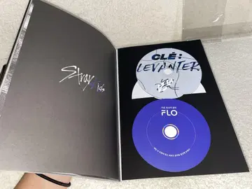 StrayKids 현진 친필 사인 LEVANTER