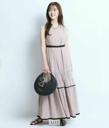 JUSGLITTY 배색 티어드 원피스 슬리브리스 베이지 벨트 포함