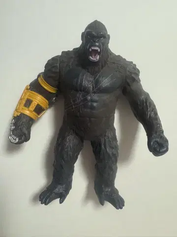 KONG(2024) B.E.A.S.T. 글러브 버전