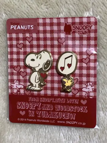 스누피 타운 유라쿠초 한정판 2014 스누피 & 우드스탁 핀 배지