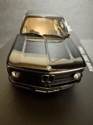 AutoArt 1/43 BMW 2002 TURBO 1973년형