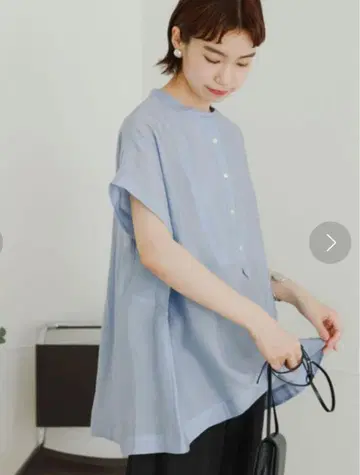 URBAN RESEARCH 프론트 디자인 프렌치 슬리브 블라우스