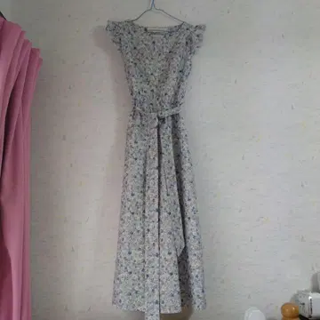 tocco closet 플라워 프린트 슬리브리스 원피스