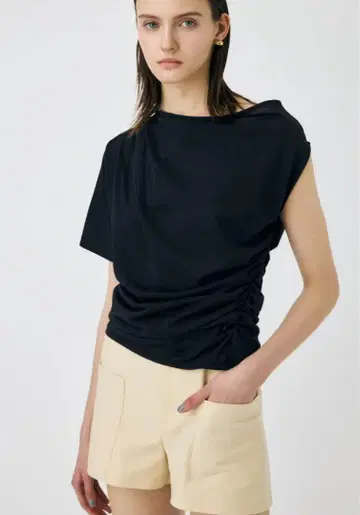 moussy ONE SHOULDER 시어 TEE