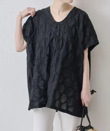 BEARDSLEY 도트 리플 블라우스 새상품급