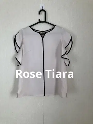 Rose Tiara 프릴 소매 블라우스