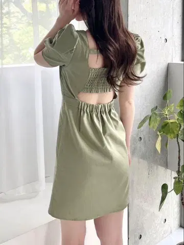 RESEXXY 파워 숄더 미니 원피스 그린