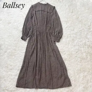 BALLSEY 볼지 프레이즈 프린트 스탠드 넥 원피스