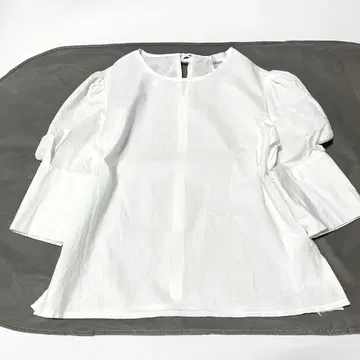 AERMA boutique 백 리본 블라우스 볼륨 소매