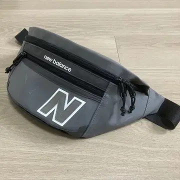 New Balance 바디백 숄더백 힙색 그레이