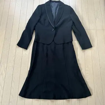 블랙 수트, 예복, 상복, 레이스 포함