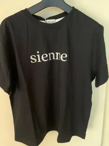 sienne 블랙 티셔츠