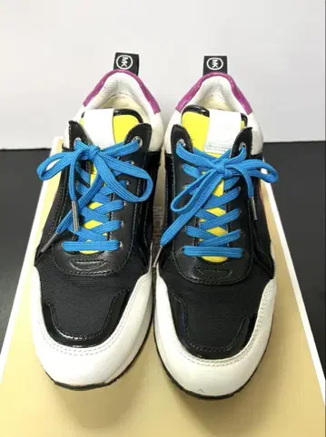 마이클코어스 스니커즈 23.5cm