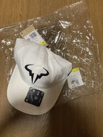 나이키 Dri-FIT 클럽 언스트럭처드 라파 캡