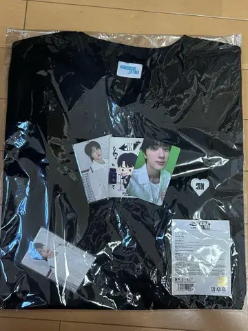 미개봉 새상품 BTS JIN 블랙 티셔츠 JIN 사이즈 포토 카드 포함