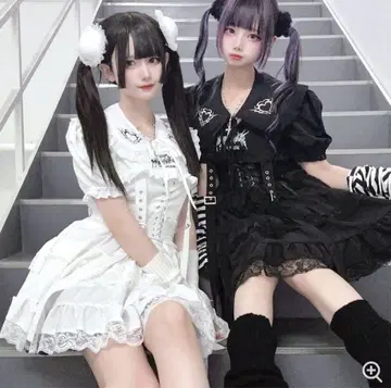 볼칸 & 아프로디티 서브컬쳐 자수 레이스 업 벨트 원피스 화이트