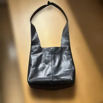 Dakota 블랙 가죽 숄더백