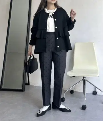 도트 센터 프레스 테이퍼드 팬츠