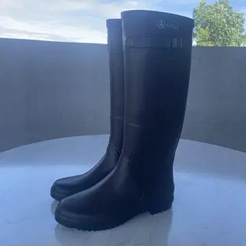 Aigle 블랙 장화 버클 포함