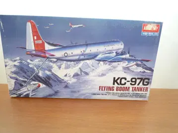 아카데미 KC-97G 비행 붐 탱커 1/72