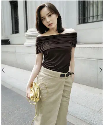 anuans 아누아스 2025SS 시어 오프 숄더 개더 컷 상의