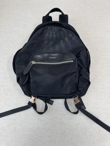 닐바렛 블랙 백팩