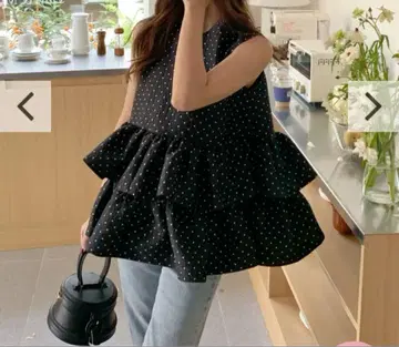 벌스데이 바쉬 JACQUARD DOT TRIPLE FRILL TOPS