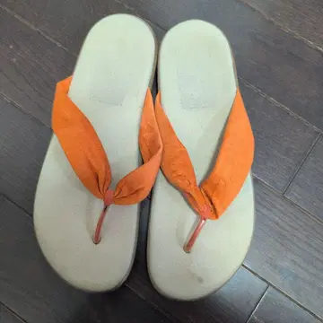 오렌지 스웨이드풍 플립플랍
