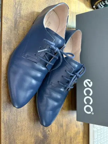 ECCO 네이비 레이스업 슈즈 23.5cm