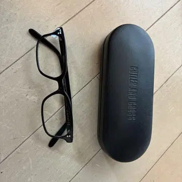 CUTLER AND GLOSS   커틀러 앤 글로스 안경 케이스 포함
