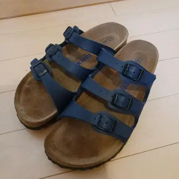 BIRKENSTOCK 네이비 스트랩 샌들 37