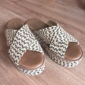 FRAY I.D 프레이 아이디 통굽 샌들 23.5cm
