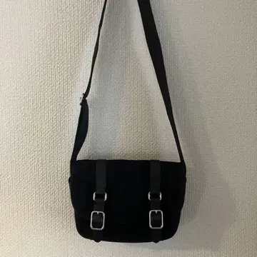 TOUT Y EST 투티에 SAC BOUT MINI