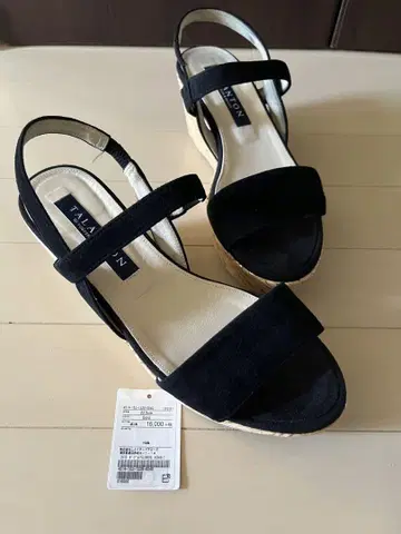 TALANTON 블랙 스트랩 샌들