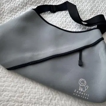 BARNEYS NEW YORK 그레이 백