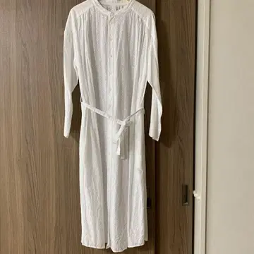 prit 라펫 직물 스탠드 카라 셔츠 원피스 화이트