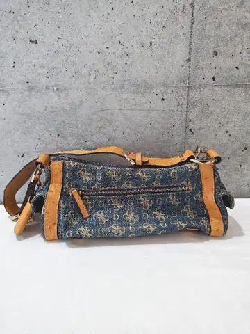 26003 GUESS 원숄더백