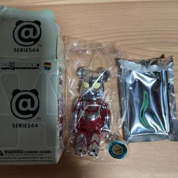 베어브릭 100% SERIES 44 HERO 신 울트라맨