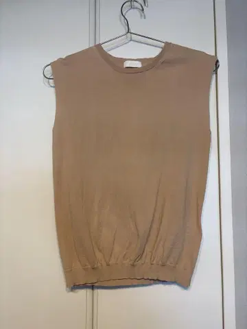 투모로우랜드 베이지 슬리브리스