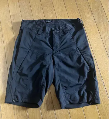 폭동 진압용 기술 반바지