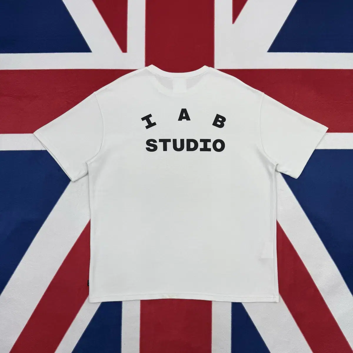 【IAB STUDIO】 IAB Studio T-Shirt White Navy $_57.PNG?set_id=8800005007