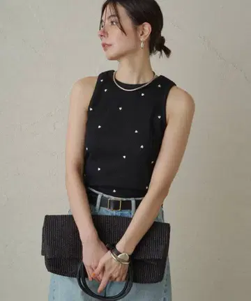 LOUNGEDRESS 하트 자수 탱크