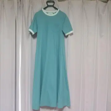 빔즈 보이 스카이블루 반팔 롱 원피스