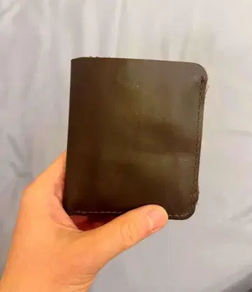 다크 브라운 가죽 접이식 지갑