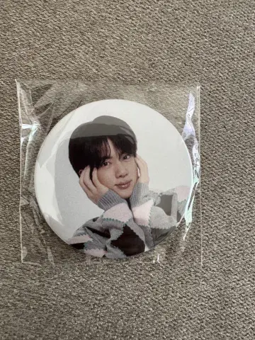 BTS JIN 진 RUNSEOKJIN 캡슐 토이 캔뱃지