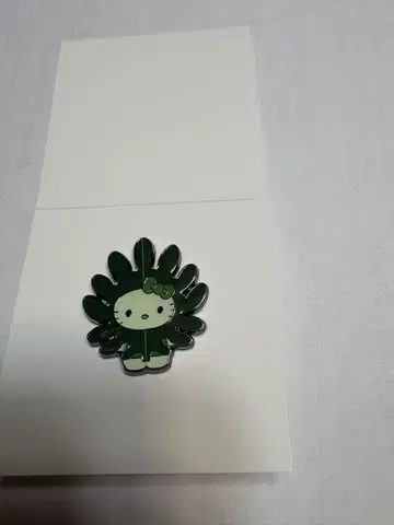 모키티 핀 배지 미역
