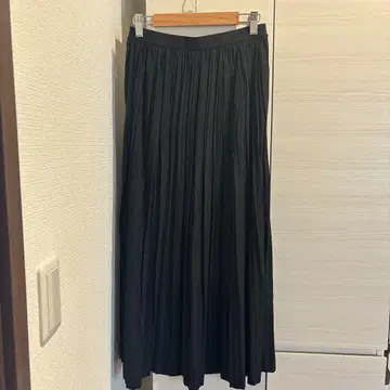 블랙 플리츠 스커트 사이즈 38 DRESSTERIOR