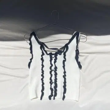 melt the lady 멜트 더 레이디 탱크탑