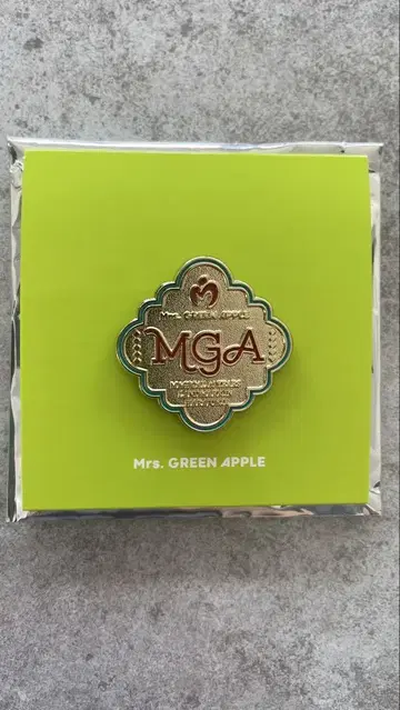 Mrs. GREEN APPLE 미세스 팝업 핀 배지 B